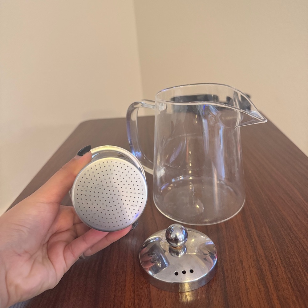 Elegant Glass Teapot with Silver Lid and Infuser (Small & Handy) - Picture 9 of 11